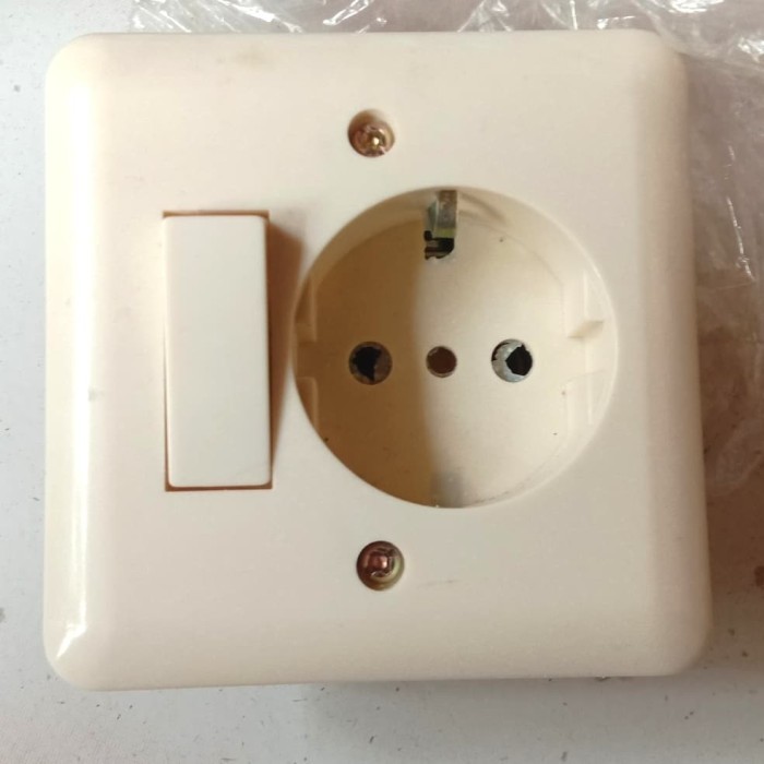 Jual Saklar Engkel Plus Stop Kontak Arde Tanam IB OMI | Shopee Indonesia