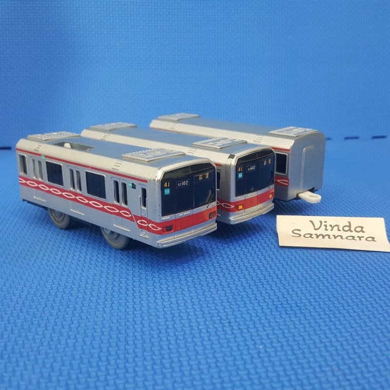 Jual Takara Tomy Plarail Tokyo Metro Marunouchi Line Series 02  display picture 1