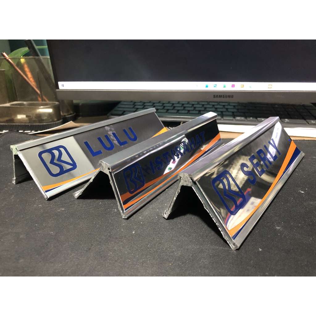 Jual Name Plate Holder | Papan Nama Meja Stainless | Nama Meja Bank BRI ...