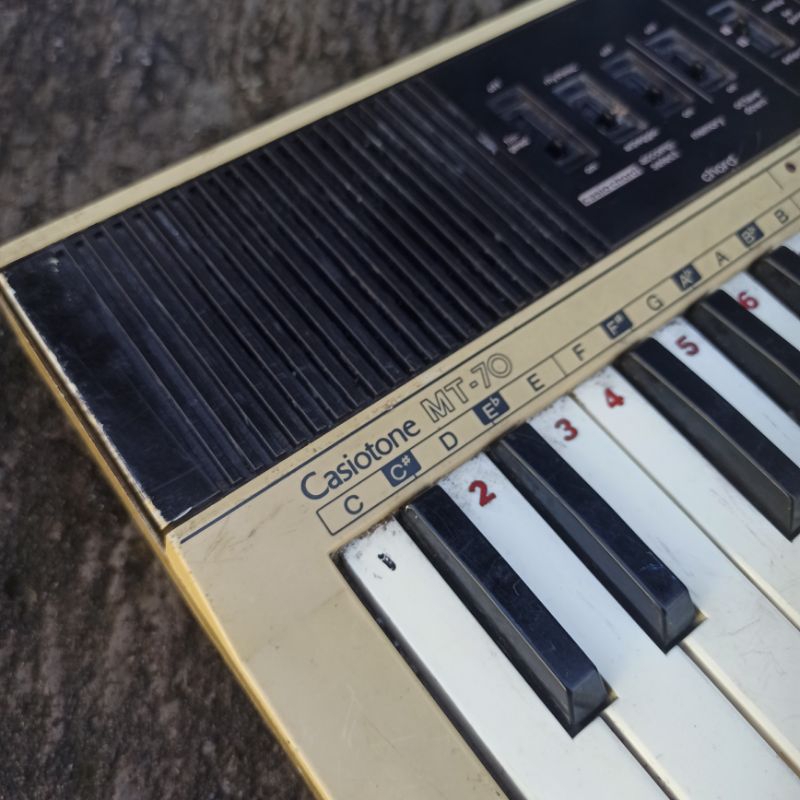 美品 Casiotone MT-70 電子ピアノ キーボード ハードケース付 CASIO casiotone MT-70 Keyboard カシオ キーボード -GrunSound