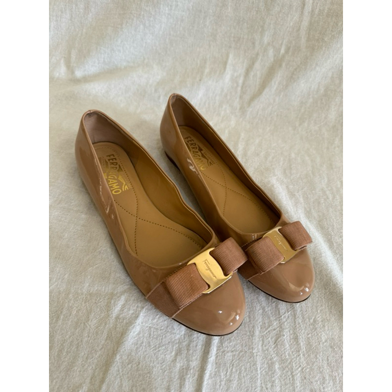 Harga flat store shoes salvatore ferragamo