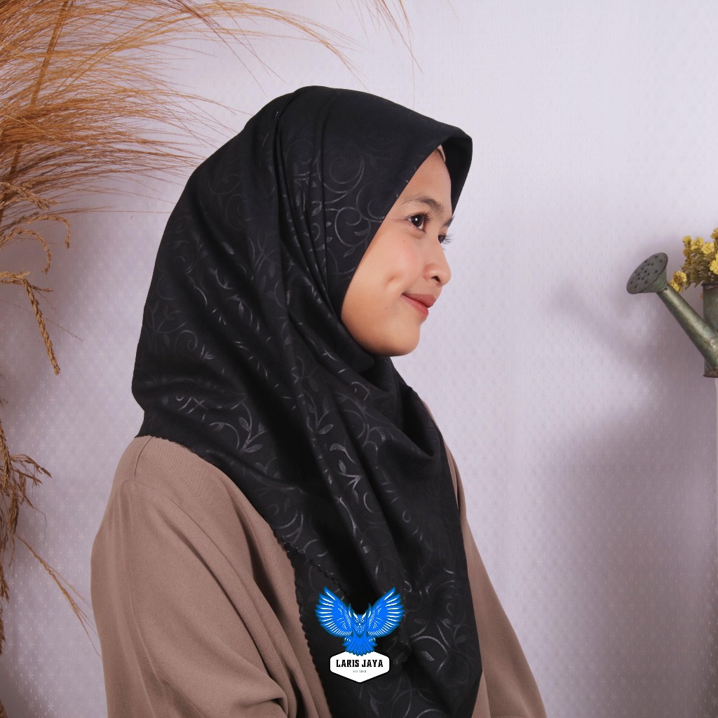 HIJAB Segi Empat Motif Motif Embos