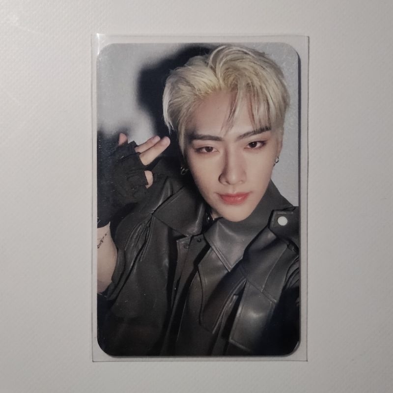 Jual PHOTOCARD RICKY GYUVIN ZB1 ZEROBASEONE OFFICIAL | Shopee Indonesia
