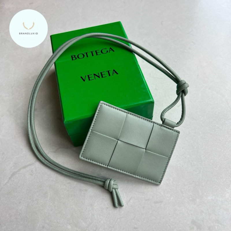 Jual Bottega veneta intrecciato lanyard cardholder 1 central slot light green Shopee Indonesia