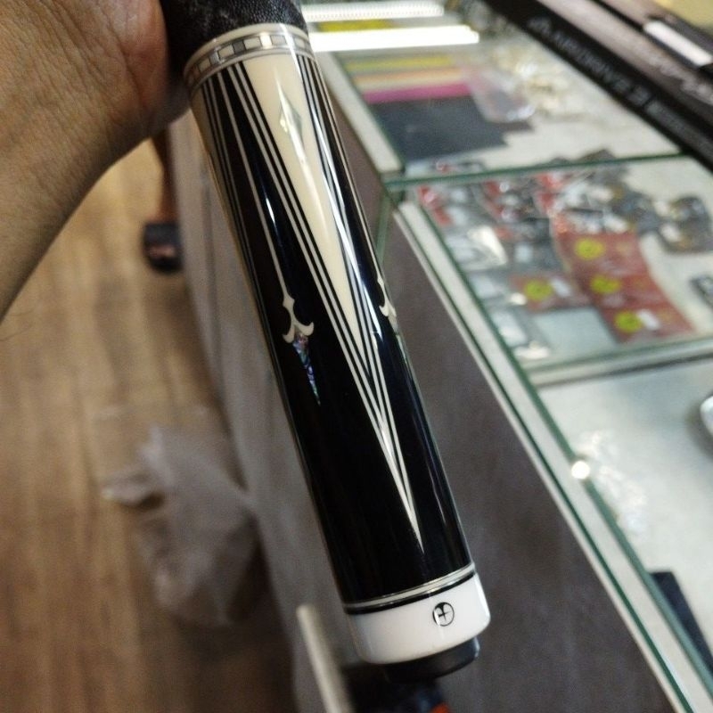 Mezz EXCEED early model EXC-S0601CKS Mezz Cues, Exceed Cues | Miki