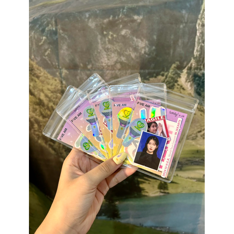 Jual IU STICKER HOLOGRAM KPOP ONE SET UAENA LIGHTSTICK HURUF IU FREE ...