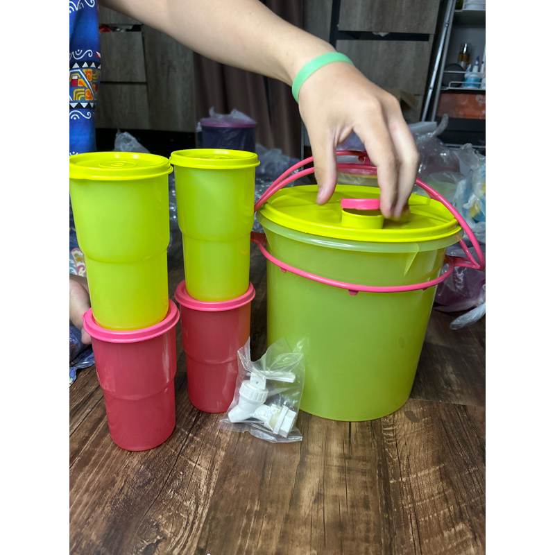 Jual Tupperware outdoor set 5L | tupperware piknik set | dispenser ...