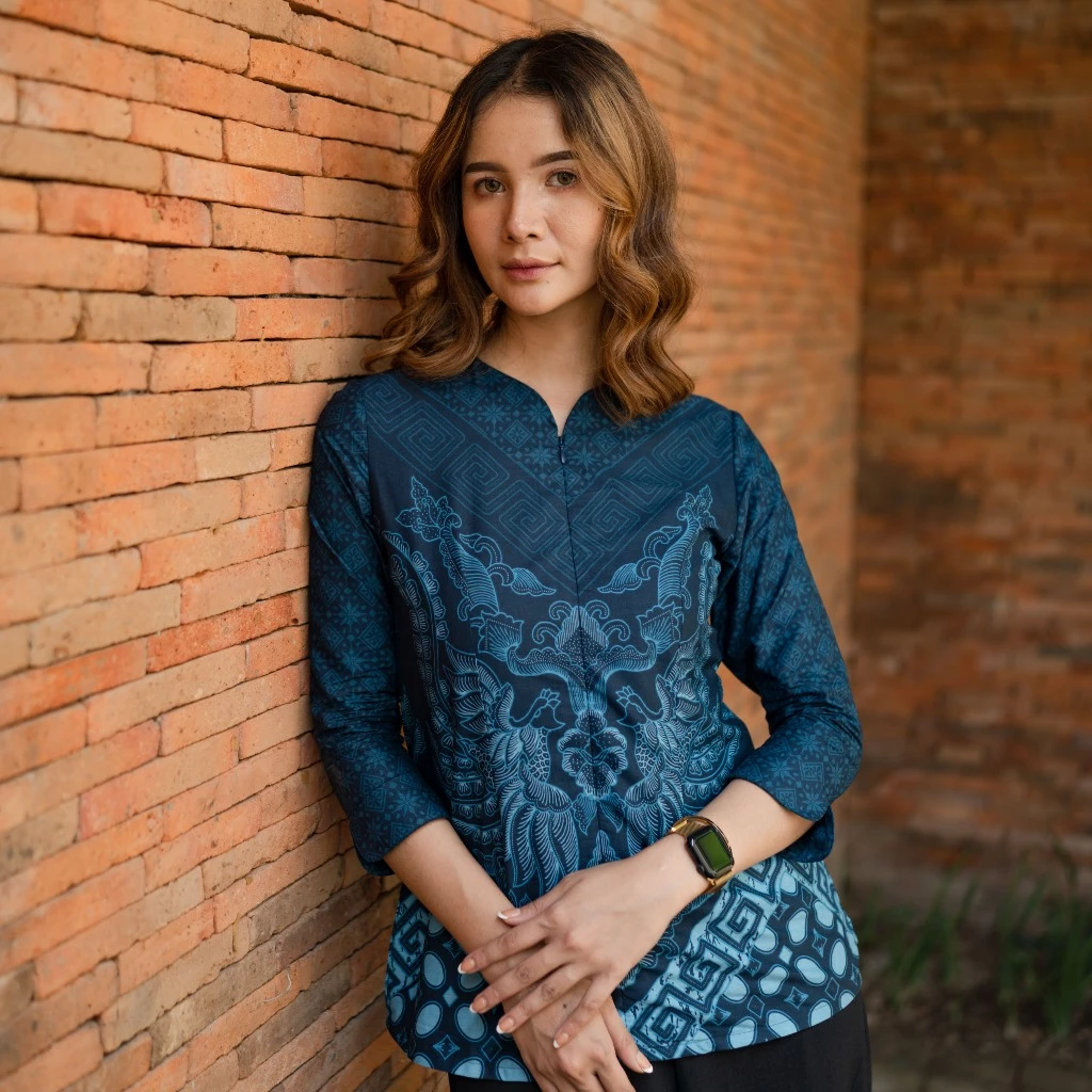 Hadinata Batik Wanita Superfine Blouse Yuvika Yudhistira - foto 1