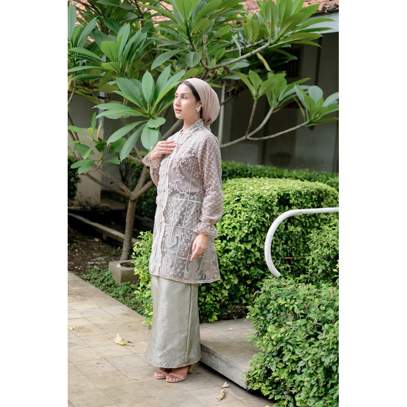 Jual (‼️PO KILAT 2 HARI‼️) GAYATRI SET OUTER INNER ROK / KEBAYA OUTER ...
