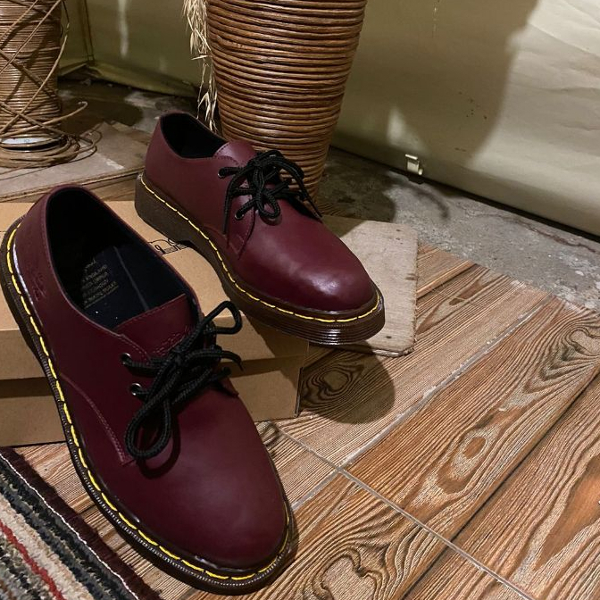 Jual Dr martens low boots casual formal 3hole sepatu docmart pria ...