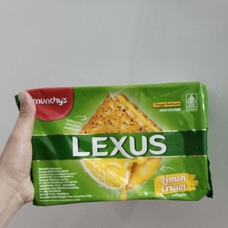 Jual Lexus krekers sandwich Biskuit Lexus Coklat Vanila Lemon 190 gr ...