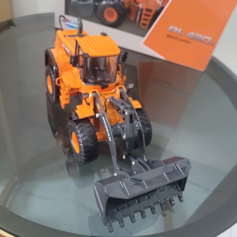 Jual miniatur Diecast Wheel Loader Doosan DL420a | Shopee