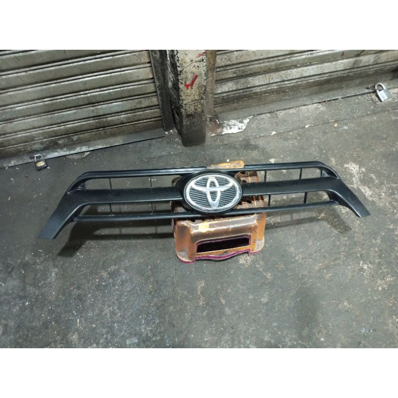 Jual grill Toyota Yaris lele TRD original copotan | Shopee Indonesia