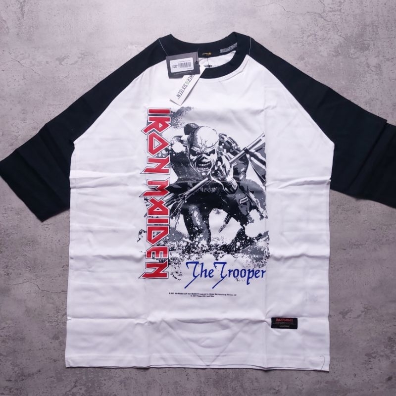Jual Geoff Max x Iron Maiden - Trooper Raglan White Black | Thsirt Pria ...