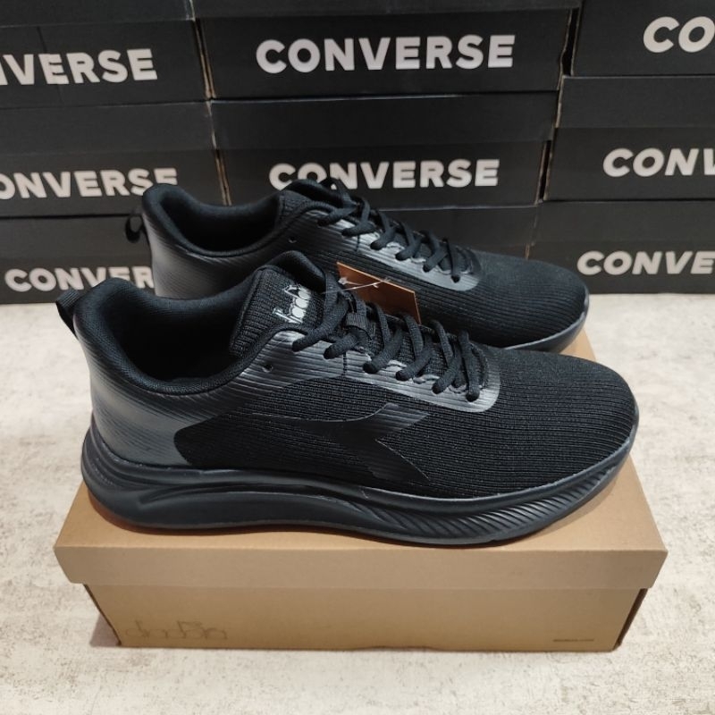 Jual Diadora Running HUXLEY Men s Mono Black Shopee Indonesia