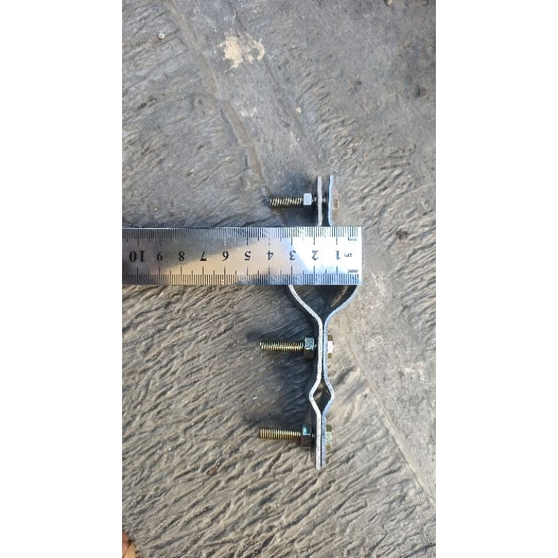 Jual Clamp Subdutc Hanging Hdpe 1 inch & ½ inch / clamp delapan / clamp ...