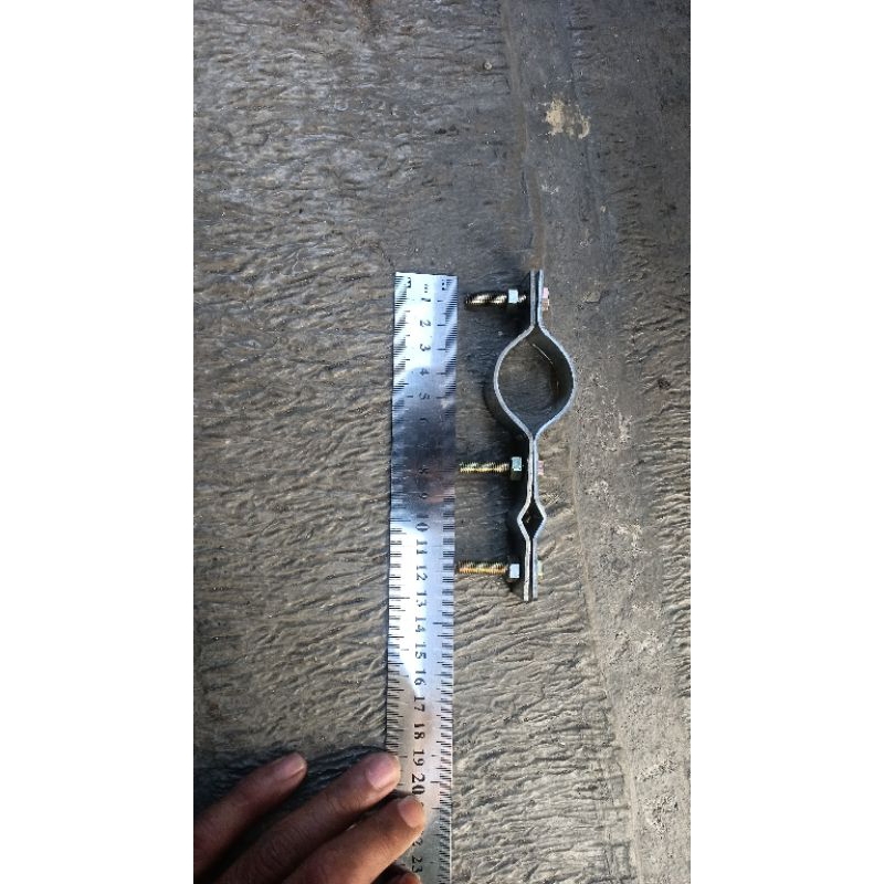 Jual Clamp Subdutc Hanging Hdpe 1 inch & ½ inch / clamp delapan / clamp ...