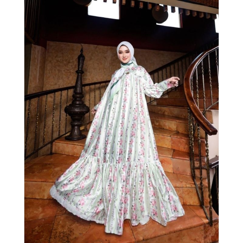 Jual Gamis Satin Shella Saukia Motif Bunga + Voal FREE PIN SS | Shopee ...