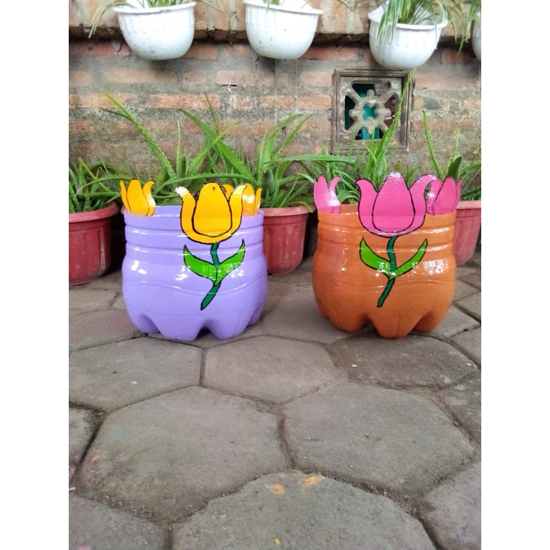 Prakarya Pot dari Galon le minerale 15Lt Gambar bunga