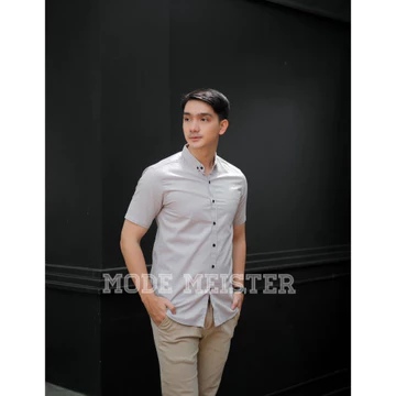 Kemeja Casual Pria Lengan Pendek Slimfit Premium Warna Cream