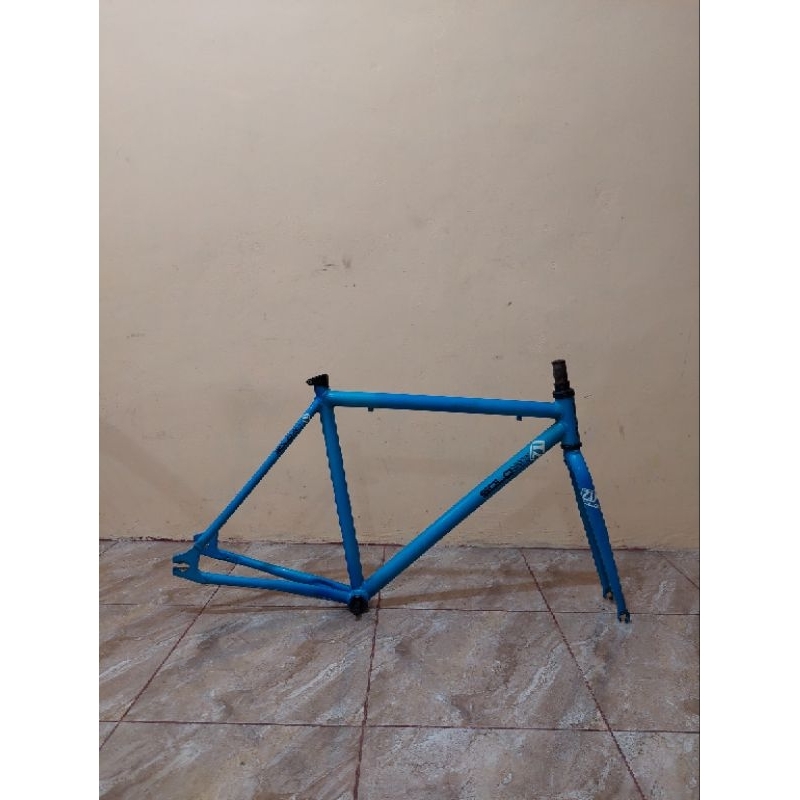 frame fixie soloist 77