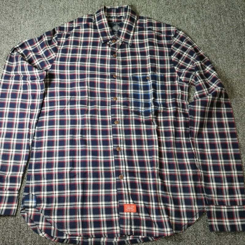 Jual [Preloved] Kemeja Pria Flanel Erigo, Evil, Celcius