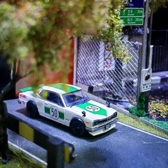 Modellino Inno64 1/64 Nissan Skyline 2000 GT-R (KPGC10) Midnight Purple, Real Riders