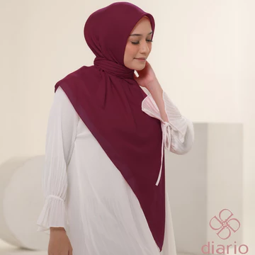 Diario Kerudung Segi Empat Ultrafine Plain Scarf Voal Red Series