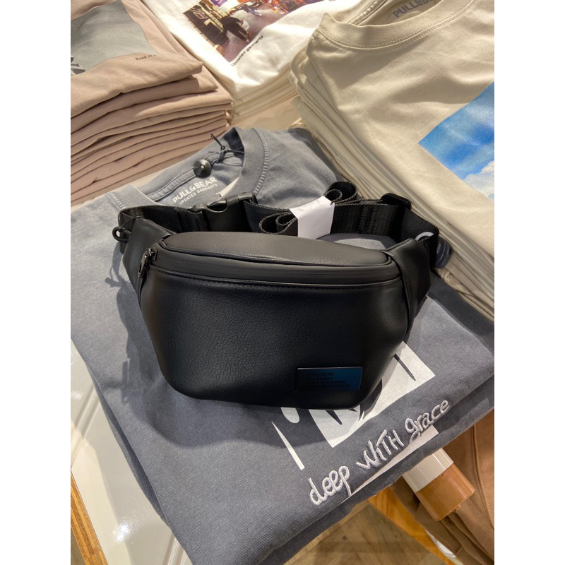 Jual RESTOCK!!! Pull&Bear Waist Bag Man | Shopee Indonesia