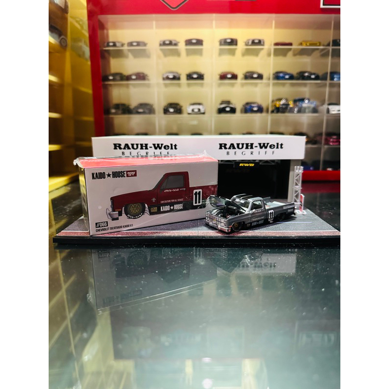Chase Kaido House X Mini GT Chevrolet Silverado Dually Kaido V2 KHMG090 Scala 1:64 Arancione