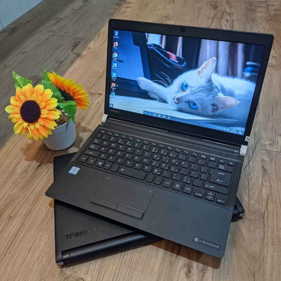 Jual laptop second Toshiba R73 i3 generasi 7 ram 4gb hdd 500gb 2 jutaan ...