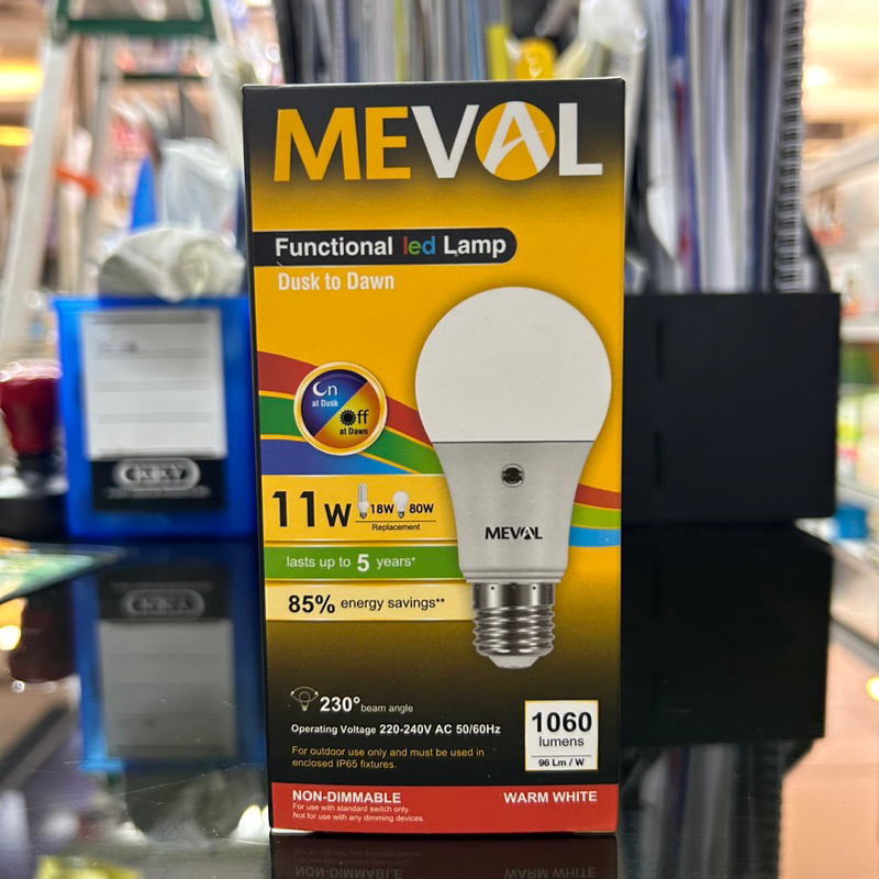Jual Lampu Bohlam Meval Dusk to Dawn 11 Watt / Cahaya Kuning | Shopee ...