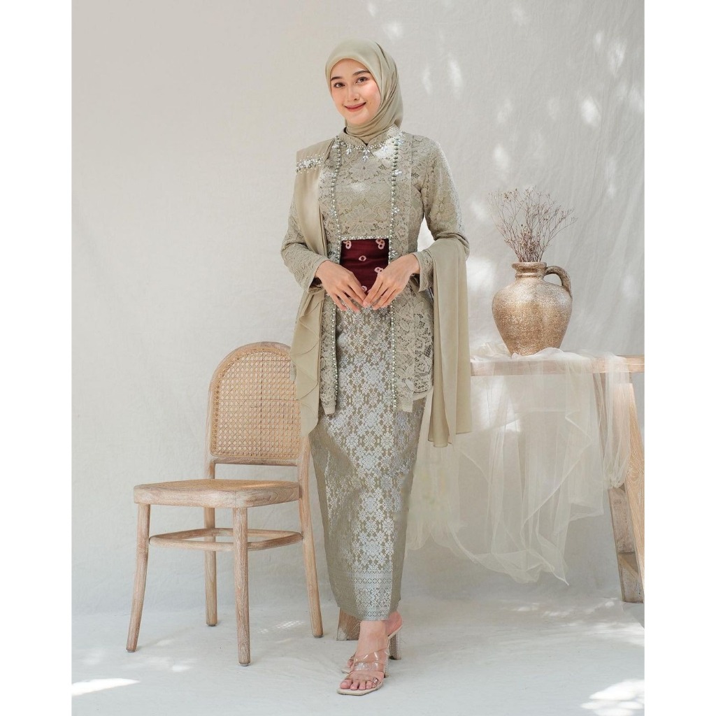 Jual Set Kebaya Kutu Baru Wisuda Modern Kebaya Set Tunik Lamaran ...