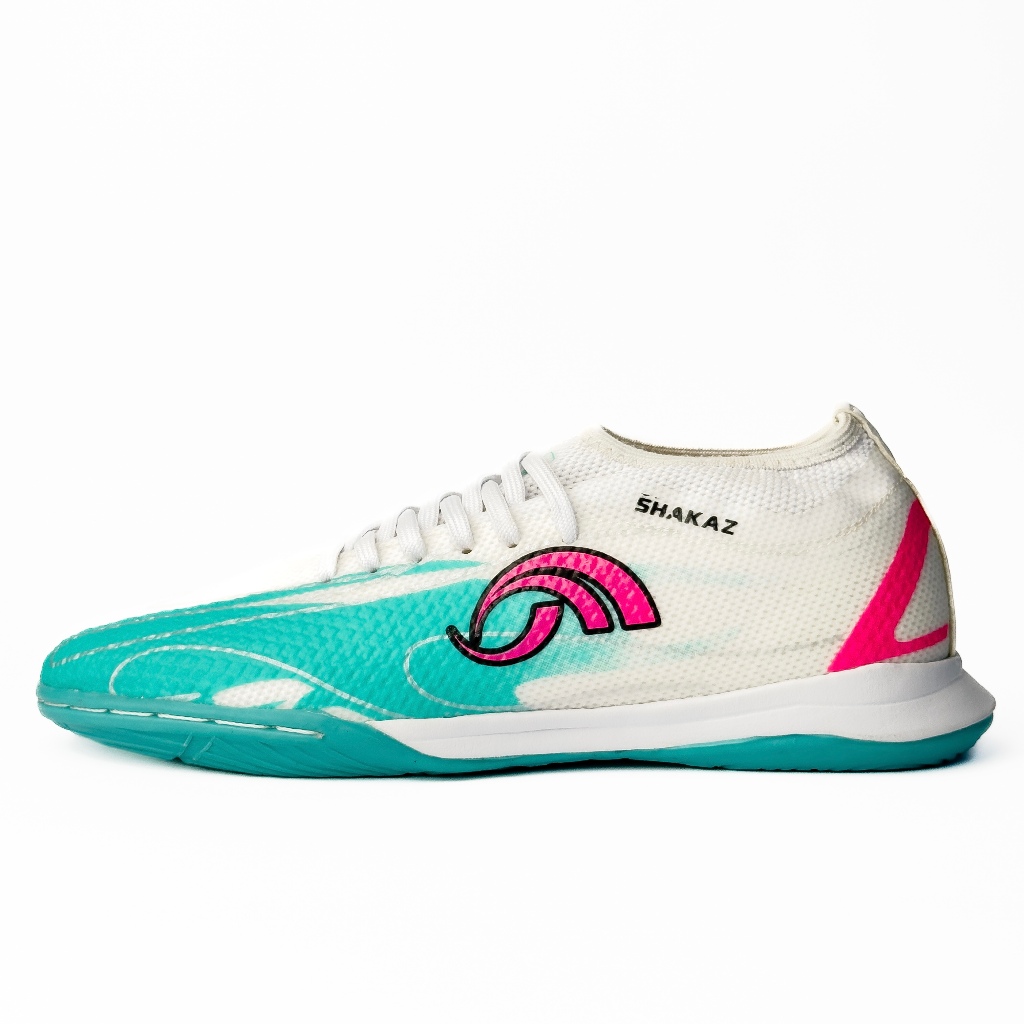 Yosh yalangoch yigitlarning fotosuratlariga qarang