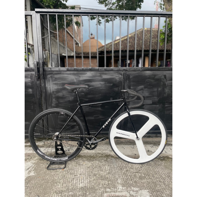 Jual SEPEDA FIXIE LOKAL CLASSIC FIXIE WS DENNOS FULLBIKE NEW | Shopee ...