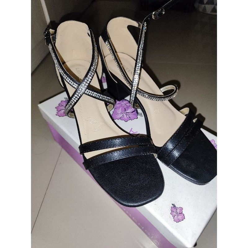 Lawrensia Wedges 1A main image 1
