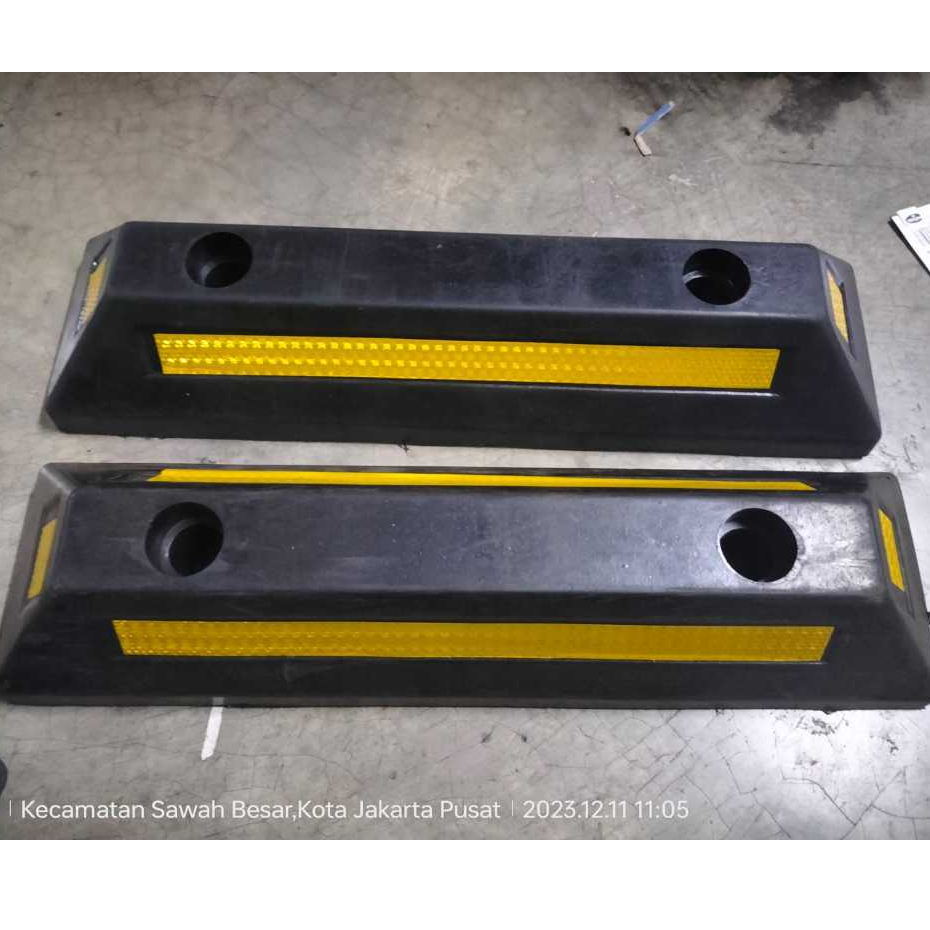 Jual Wheel Stopper Rubber Pengganjal Ban Penahan Roda Parkir Mobil ...