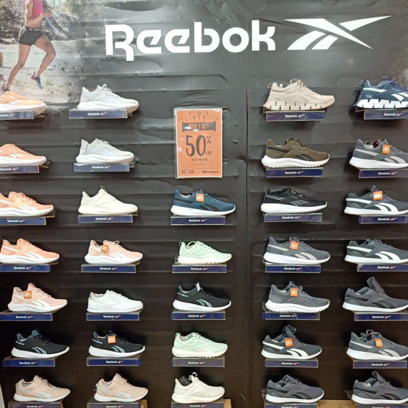 Toko store sepatu reebok