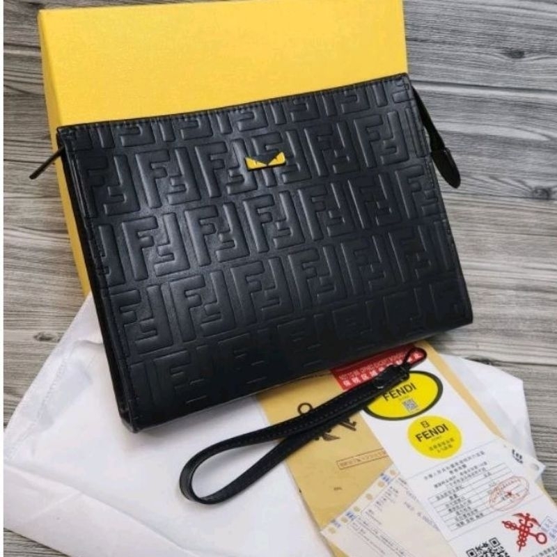 Harga clutch outlet fendi