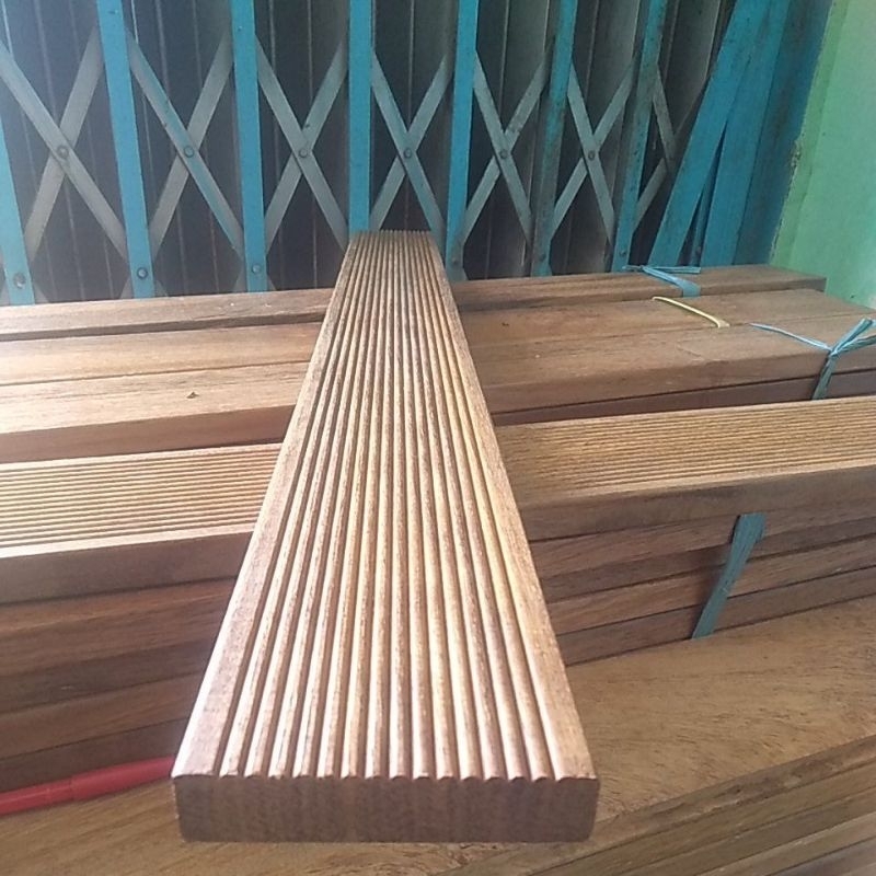 Jual Decking kayu Merbau ukuran panjang 90, 100 cm | Shopee Indonesia