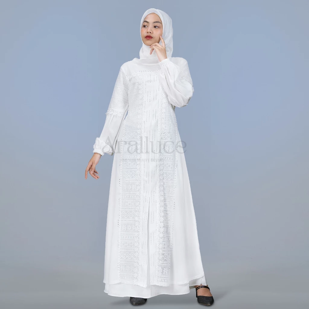 Gamis ARALLUCE Tampilan Keseluruhan
