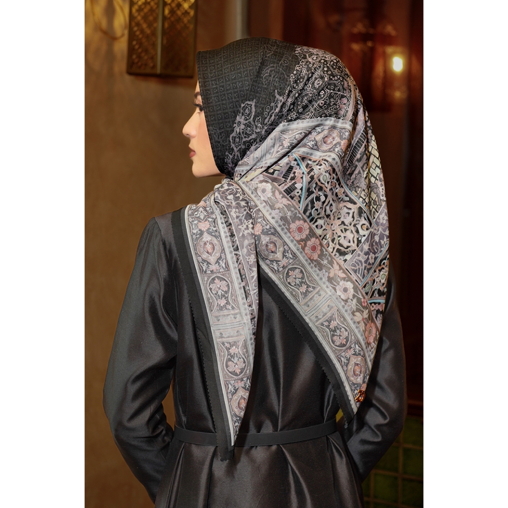 ZYTADELIA The Blue Tile Scarves Series Printed Scarf Hijab Segi Empat Hijab Aire Voile Hijab Premium Hijab Motif