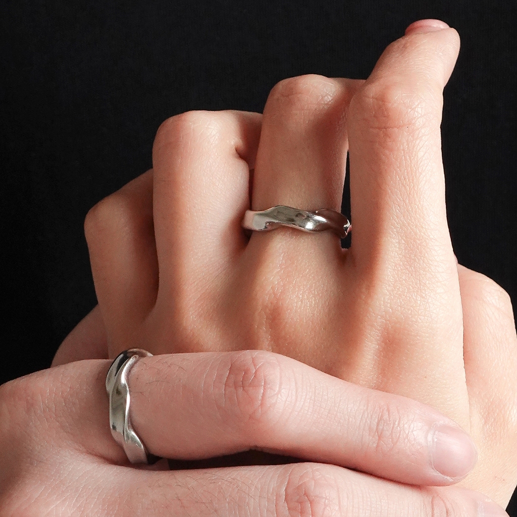 Jual Arnaé Archive — Wavy Band Ring — Cincin Couple Unisex 316l ...
