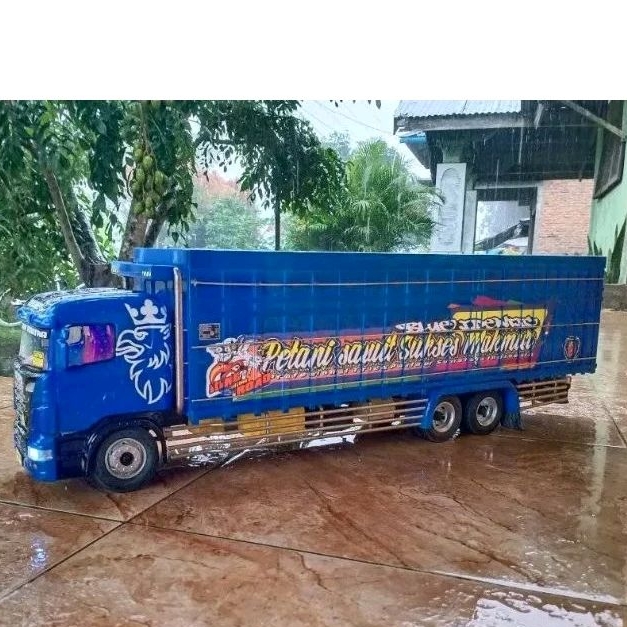 Jual maiann anak mobil truk tronton hino biru bisa oleng trending topic ...