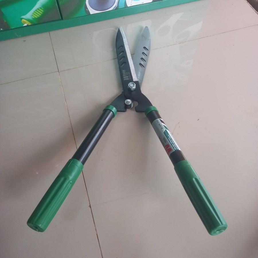 Jual GUNTING RUMPUT MANUAL BESI TAJAM GUNTING PAGAR TAMAN GUNTING 2 ...