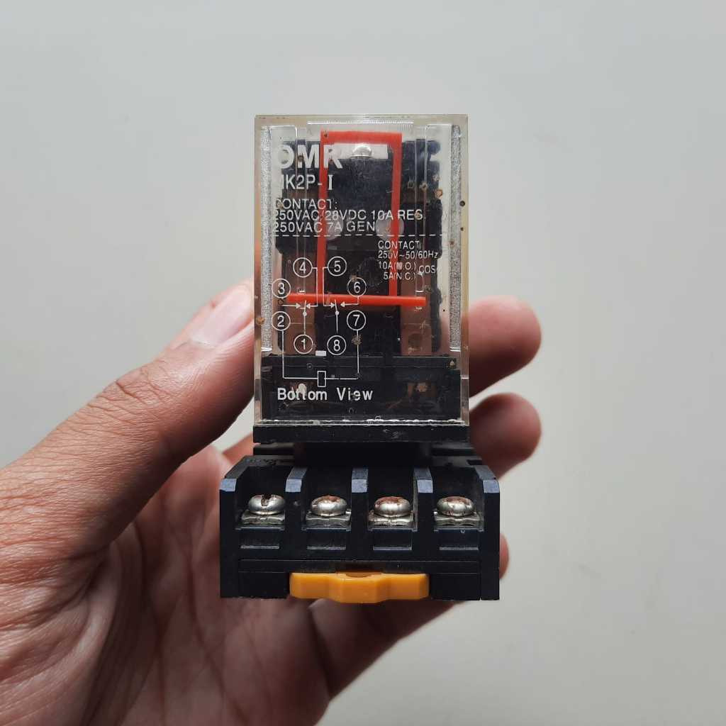 Jual Bekas Second Relay OMR MK2P Coil 8 Pin Kaki 220VAC + Dudukan ...