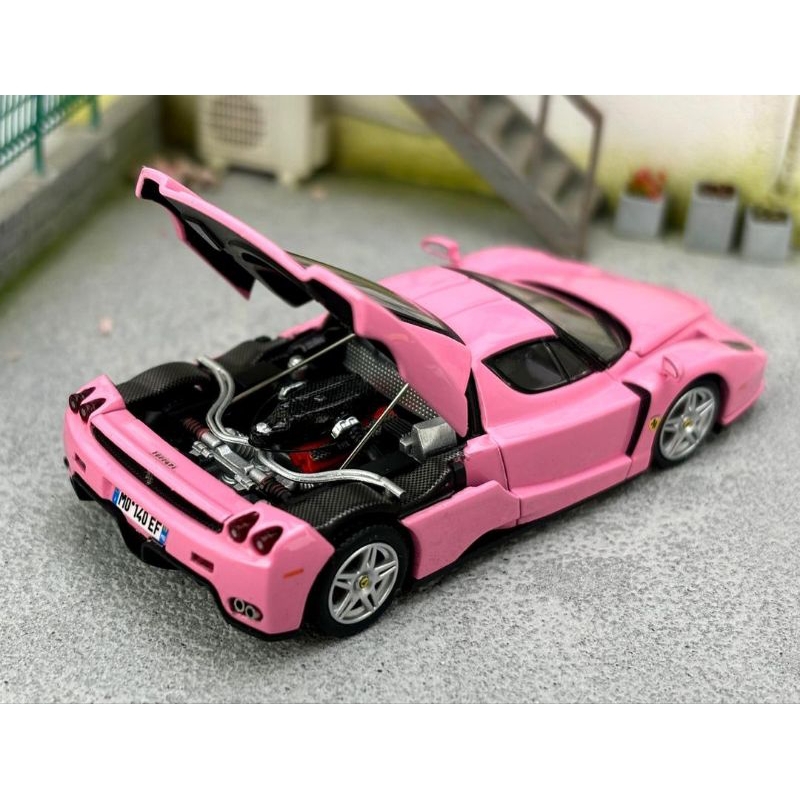 Jual King Model 1/64 Scale Ferrari Enzo Pink With figure Jual King Model 1/64 Scale Ferrari Enzo Pink With figure