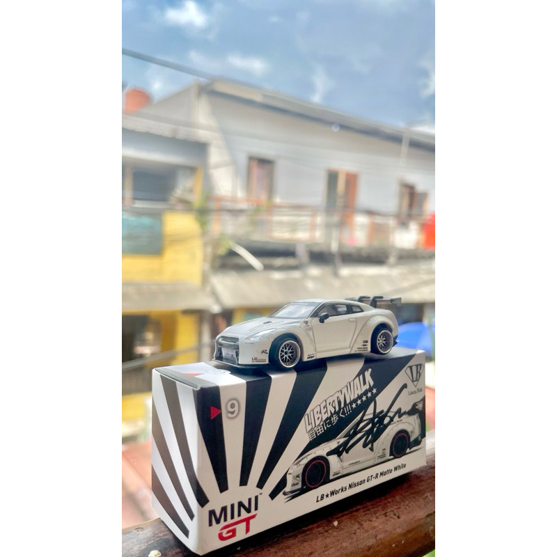 Jual MINI GT LB WORKS Nissan GT-R Matte White sign Chou Glen(Director ...