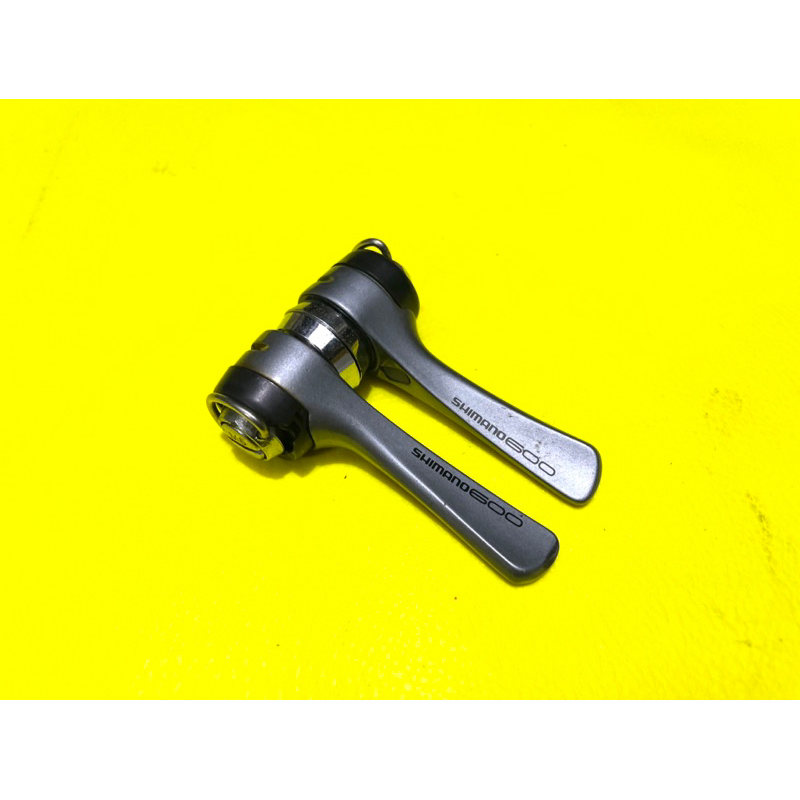 paire de leviers shifters Shimano 600 Tricolor ST-6400 2x8