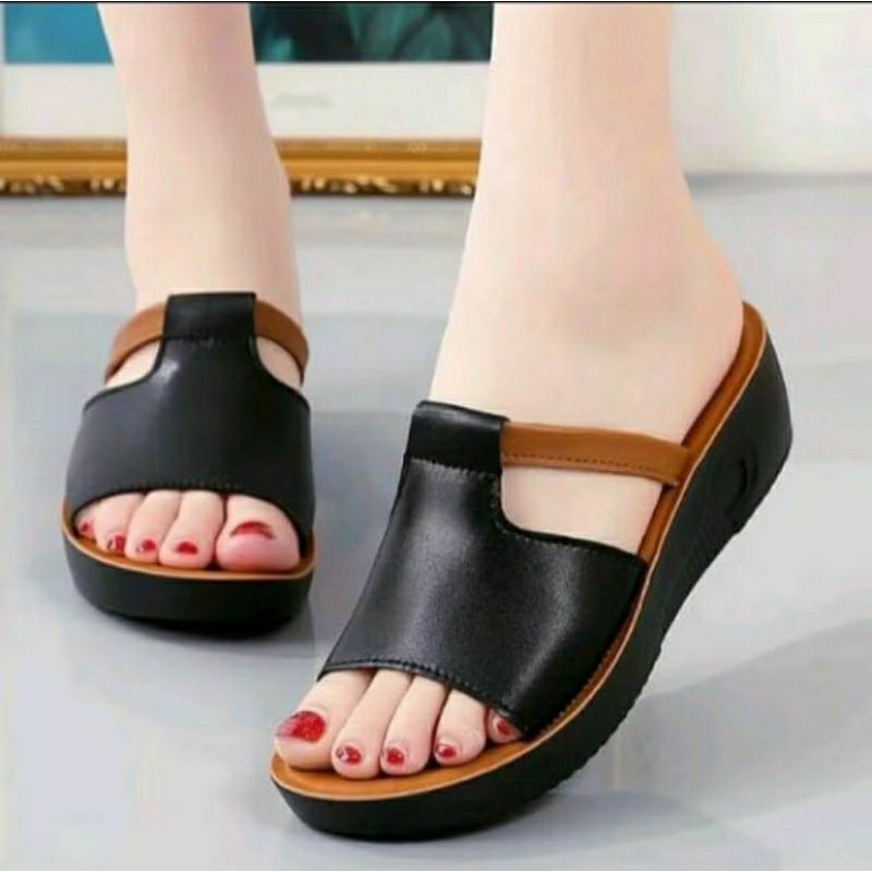 SANDAL SELOP WANITA KICKERS JAPIT JEPIT SLOP SLIP ON CASUAL KESUAL KASUAL  ALAS KAKI SANDAL PESTA SANDAL FORMAL